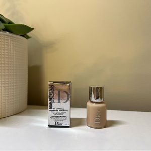 Dior Backstage face &  body primer 0.16oz/5ml
001 Universal
